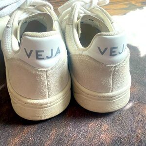 Veja White Sneakers size 6 (37)